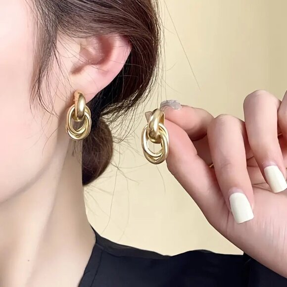 Classic Oval Shaped Stud Earrings Gold Tone 1.18 Inch High Gold Tone - Picture 1 of 10